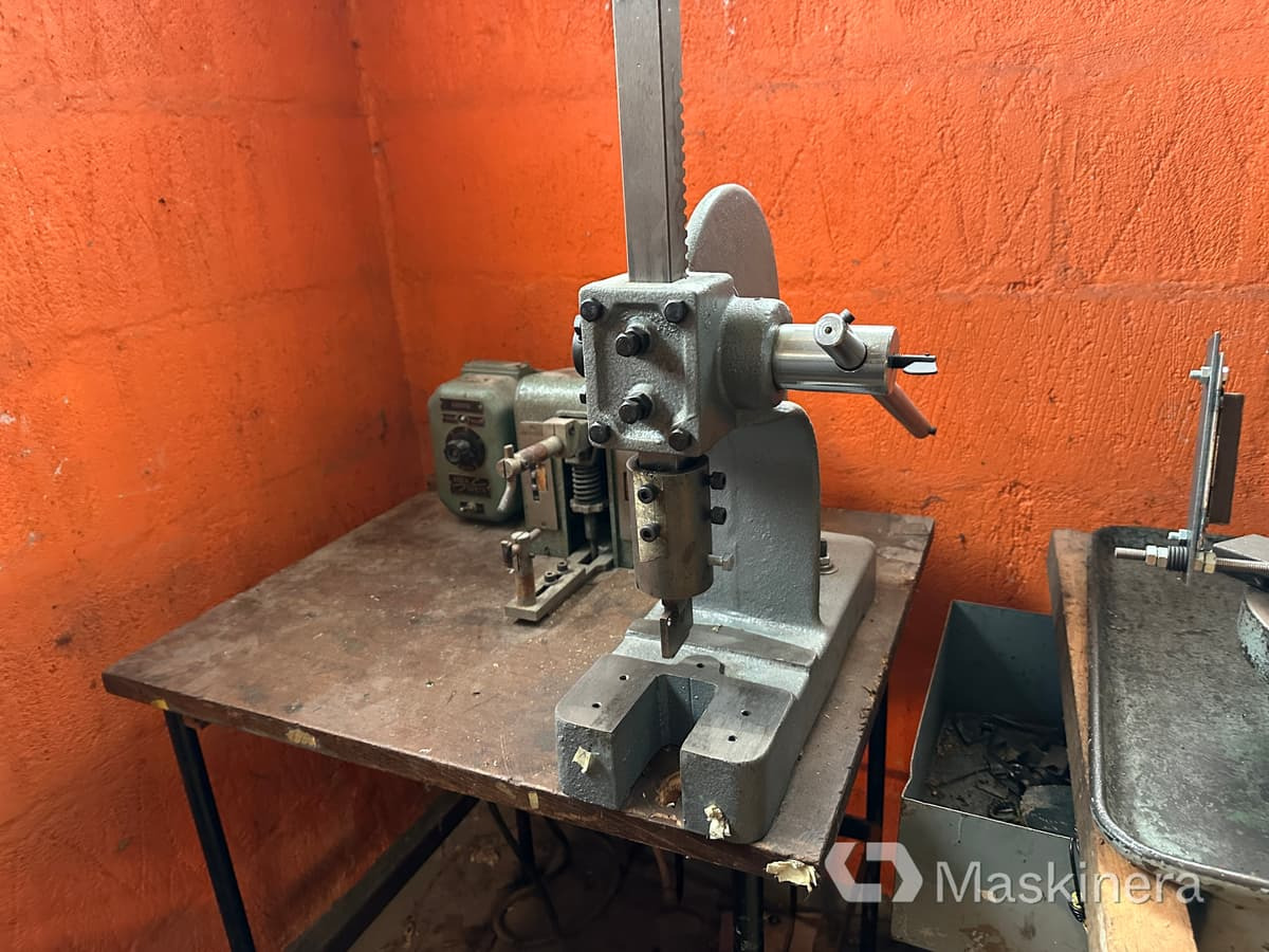 Handpress - Metalworking machinery: picture 2 Handpress - Metalworking machinery: picture 2