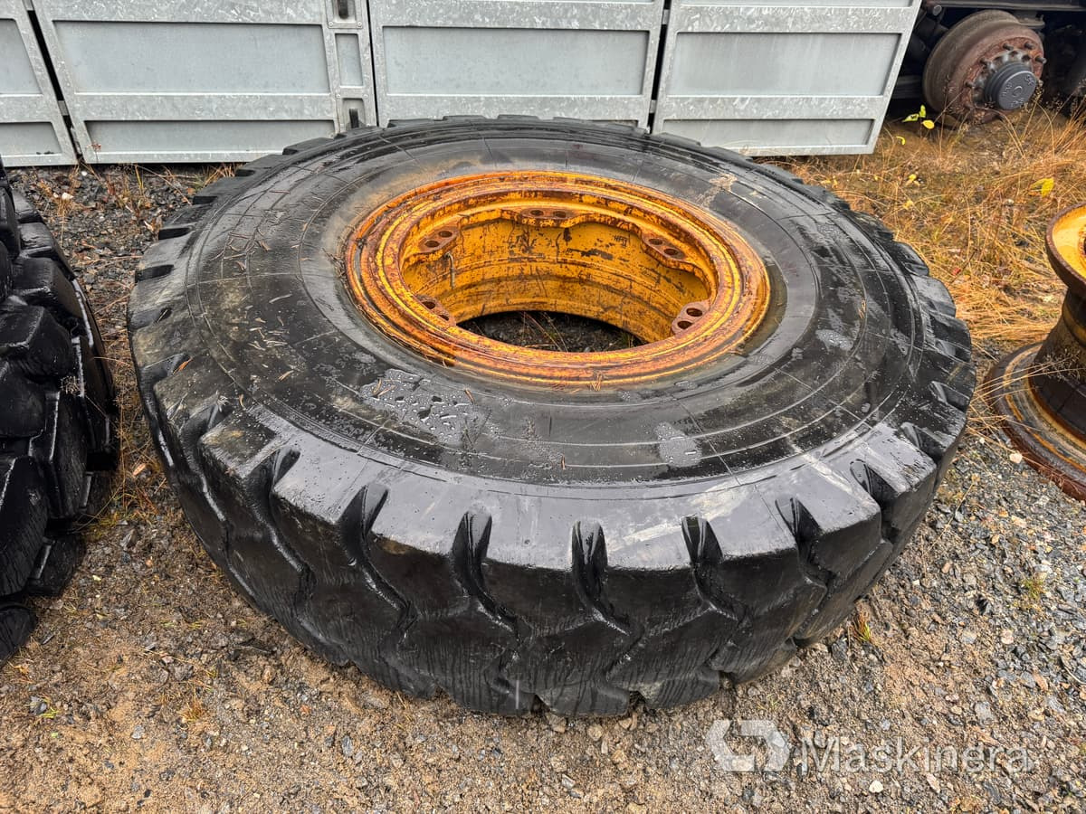 Hjul Marangoni 18.00-33 MDT - Wheel and tire package for Construction machinery: picture 1 Hjul Marangoni 18.00-33 MDT - Wheel and tire package for Construction machinery: picture 1