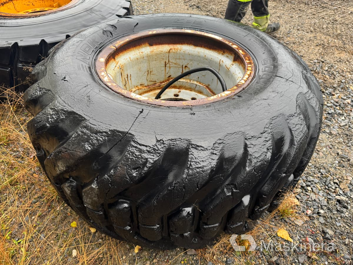 Hjul Nokian L-2 600/55-26.5 - Wheel and tire package for Construction machinery: picture 3 Hjul Nokian L-2 600/55-26.5 - Wheel and tire package for Construction machinery: picture 3