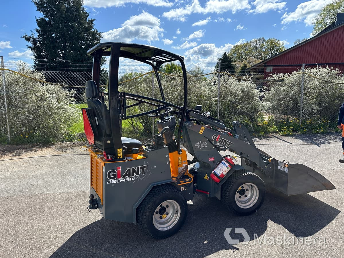 Hjullastare Giant D204SW - Compact loader: picture 5 Hjullastare Giant D204SW - Compact loader: picture 5