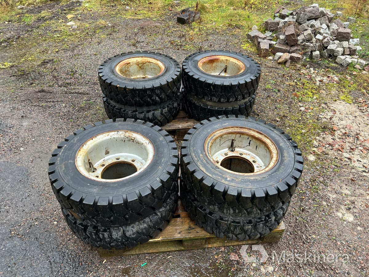 Mitas FL-08 Twindäck på fälg Mitas 7,50-15, 4 st - Wheel and tire package for Construction machinery: picture 1 Mitas FL-08 Twindäck på fälg Mitas 7,50-15, 4 st - Wheel and tire package for Construction machinery: picture 1