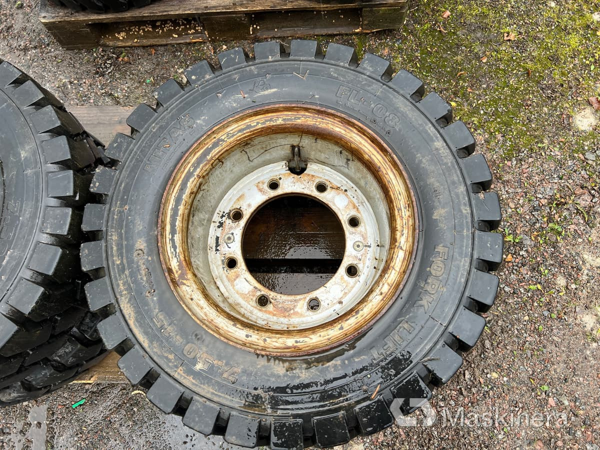 Mitas FL-08 Twindäck på fälg Mitas 7,50-15, 4 st - Wheel and tire package for Construction machinery: picture 2 Mitas FL-08 Twindäck på fälg Mitas 7,50-15, 4 st - Wheel and tire package for Construction machinery: picture 2