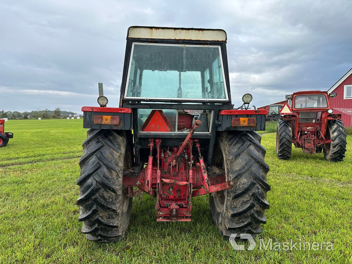 Traktor International 844 - Farm tractor: picture 4 Traktor International 844 - Farm tractor: picture 4