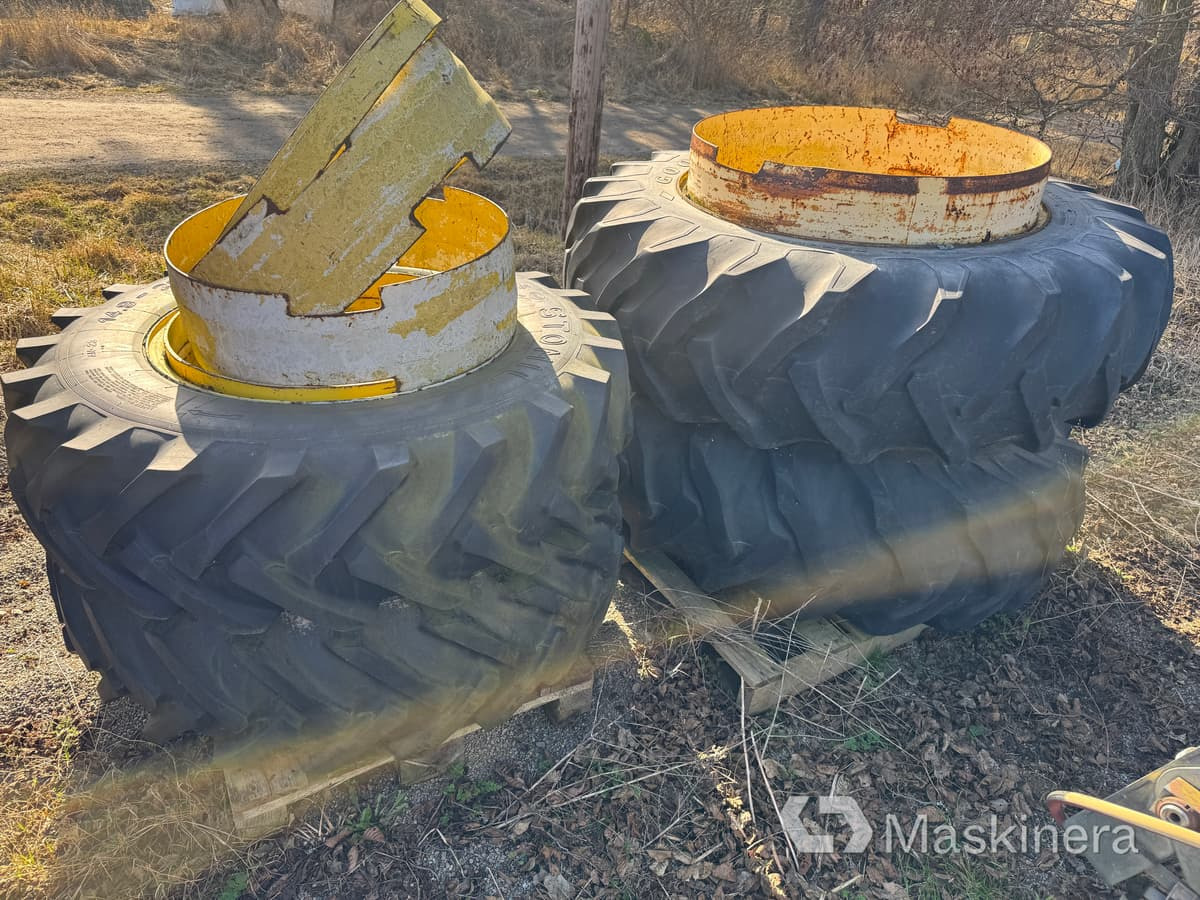 Traktordäck på fälg Dubbelmontage - Wheel and tire package for Farm tractor: picture 2 Traktordäck på fälg Dubbelmontage - Wheel and tire package for Farm tractor: picture 2