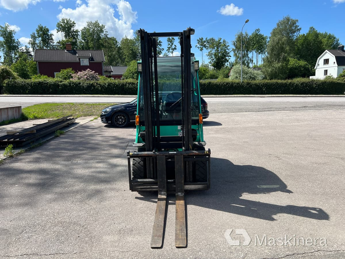 Truck Mitsubishi FD25N - Diesel forklift: picture 2 Truck Mitsubishi FD25N - Diesel forklift: picture 2