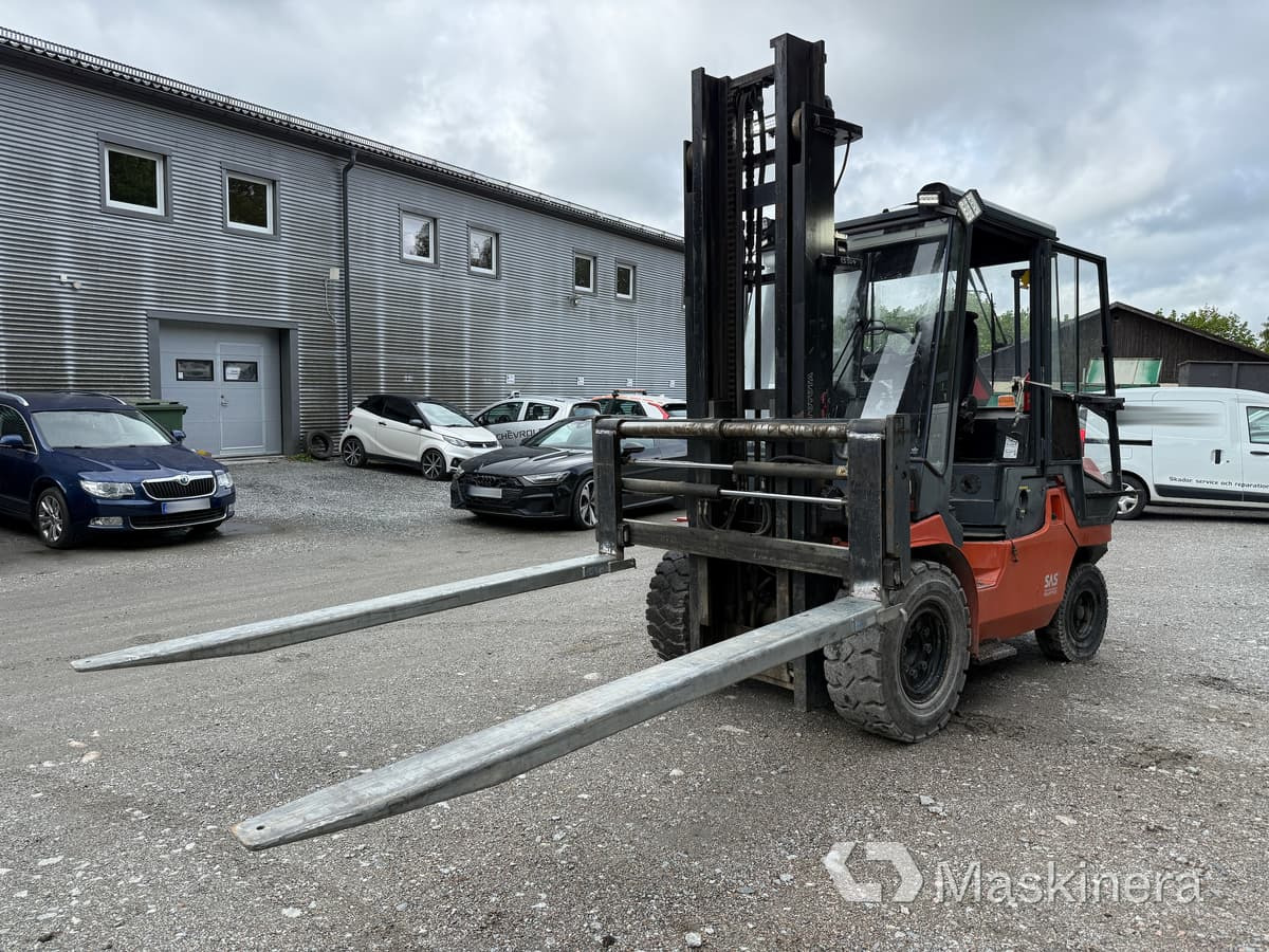Truck Toyota 7FD45 - Diesel forklift: picture 1 Truck Toyota 7FD45 - Diesel forklift: picture 1