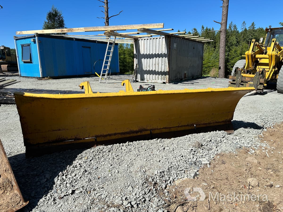 Vikplog 3200 Diagonalplog 3200 hydraulisk Stora BM - Snow plough: picture 1 Vikplog 3200 Diagonalplog 3200 hydraulisk Stora BM - Snow plough: picture 1