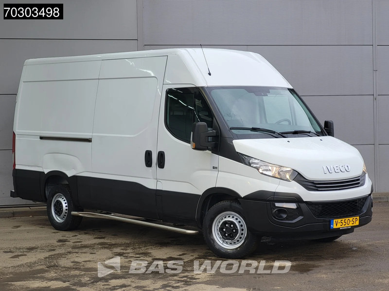 Iveco Daily 35S12 Automaat L2H2 3,5t Trekhaak Airco Cruise APK 12-2026 Euro6 L2 Airco Trekhaak Cruise control - Panel van: picture 3 Iveco Daily 35S12 Automaat L2H2 3,5t Trekhaak Airco Cruise APK 12-2026 Euro6 L2 Airco Trekhaak Cruise control - Panel van: picture 3