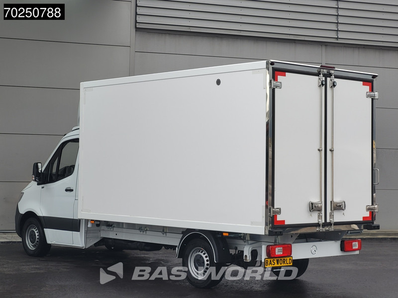 Mercedes-Benz Sprinter 317 CDI Koelwagen Thermo King V-300max 230V stekker Bakwagen Koel Kühlwagen 16m3 Airco Cruise control - Refrigerated van: picture 3 Mercedes-Benz Sprinter 317 CDI Koelwagen Thermo King V-300max 230V stekker Bakwagen Koel Kühlwagen 16m3 Airco Cruise control - Refrigerated van: picture 3