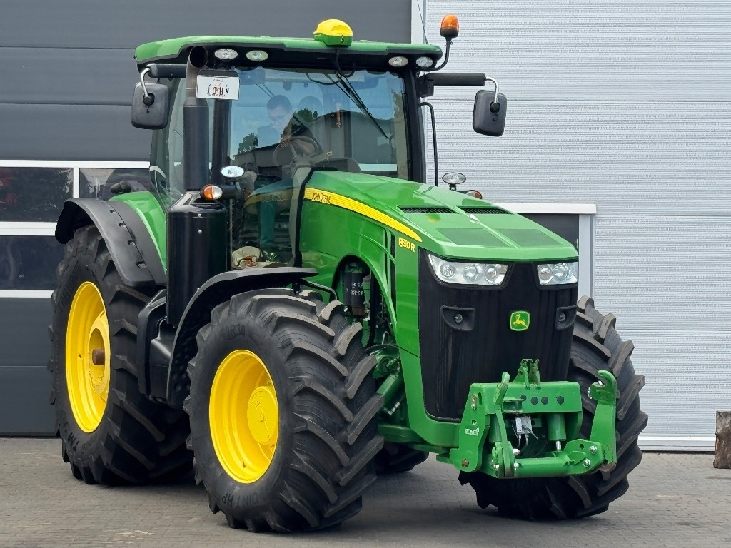 John Deere 8310 R - Farm tractor: picture 1 John Deere 8310 R - Farm tractor: picture 1