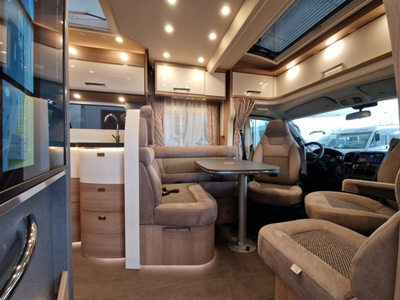 Carthago C1-Tourer T 145 RB-LE lightweight 3.5t - Integrated motorhome: picture 4 Carthago C1-Tourer T 145 RB-LE lightweight 3.5t - Integrated motorhome: picture 4