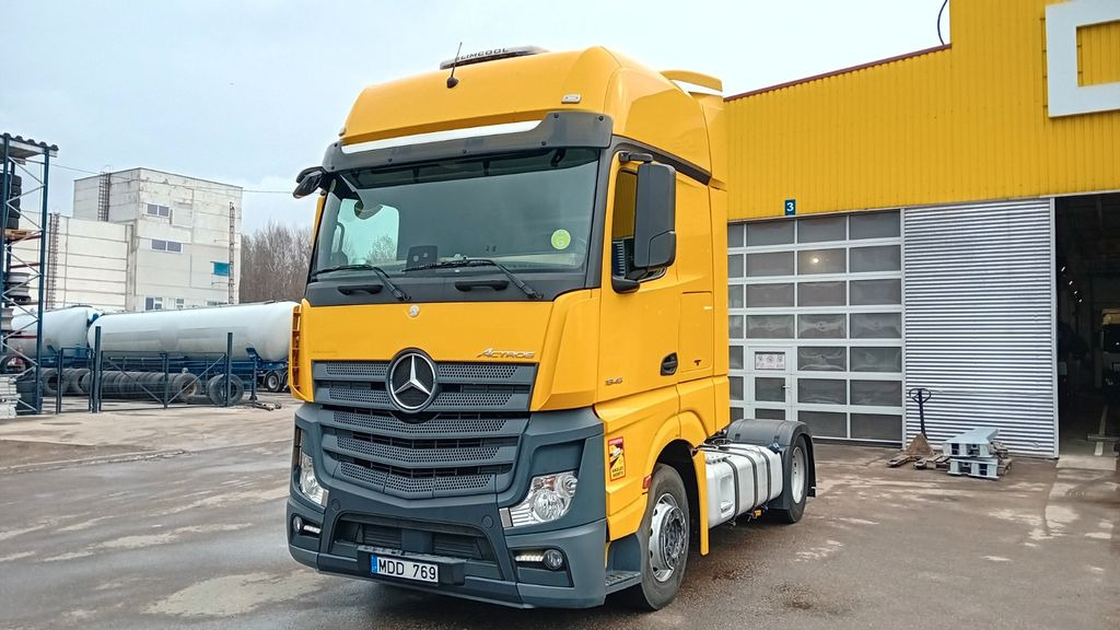 Mercedes-Benz 1845 GIGA space - Tractor unit: picture 2 Mercedes-Benz 1845 GIGA space - Tractor unit: picture 2