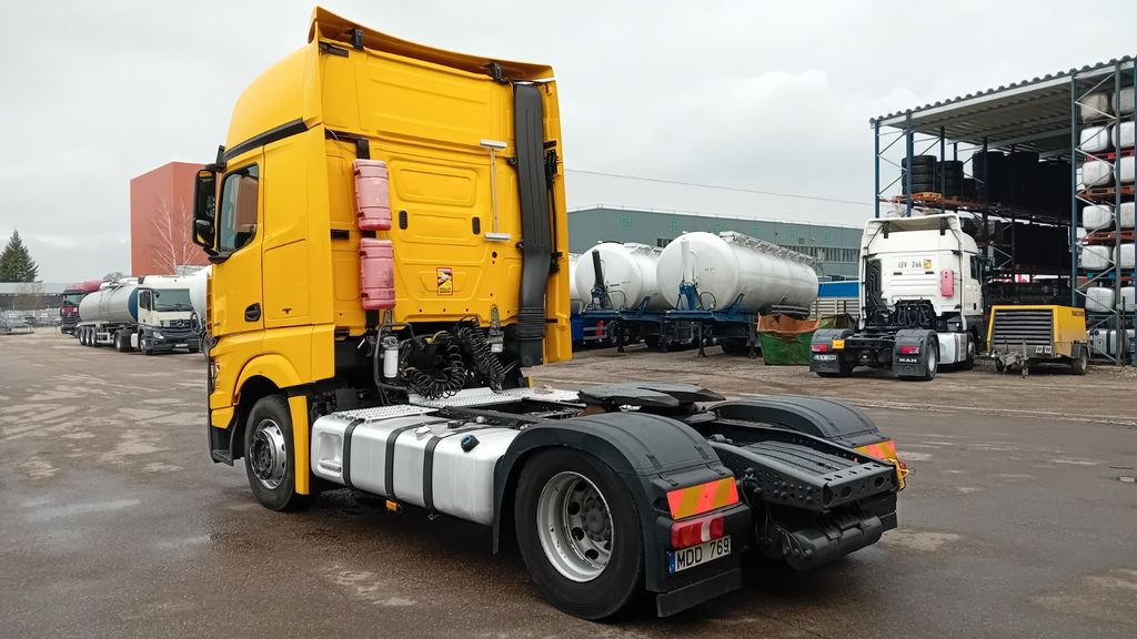 Mercedes-Benz 1845 GIGA space - Tractor unit: picture 3 Mercedes-Benz 1845 GIGA space - Tractor unit: picture 3