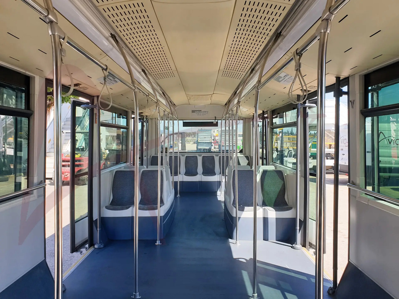 CONTRAC COBUS 3000 - Airport bus: picture 3 CONTRAC COBUS 3000 - Airport bus: picture 3