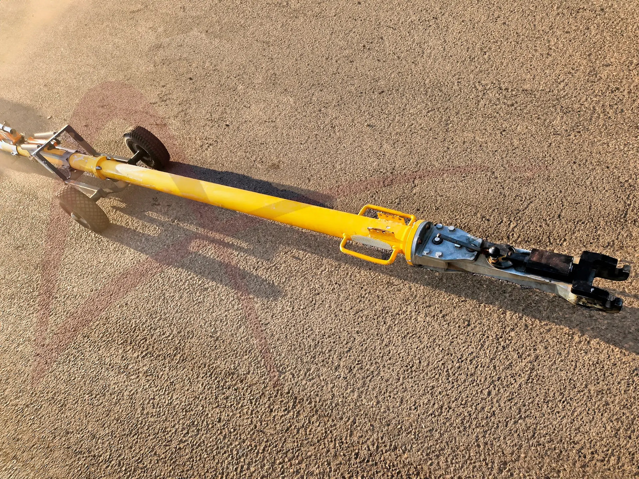 HYDRO TOWE 170-C4 - Ground support equipment: picture 1 HYDRO TOWE 170-C4 - Ground support equipment: picture 1