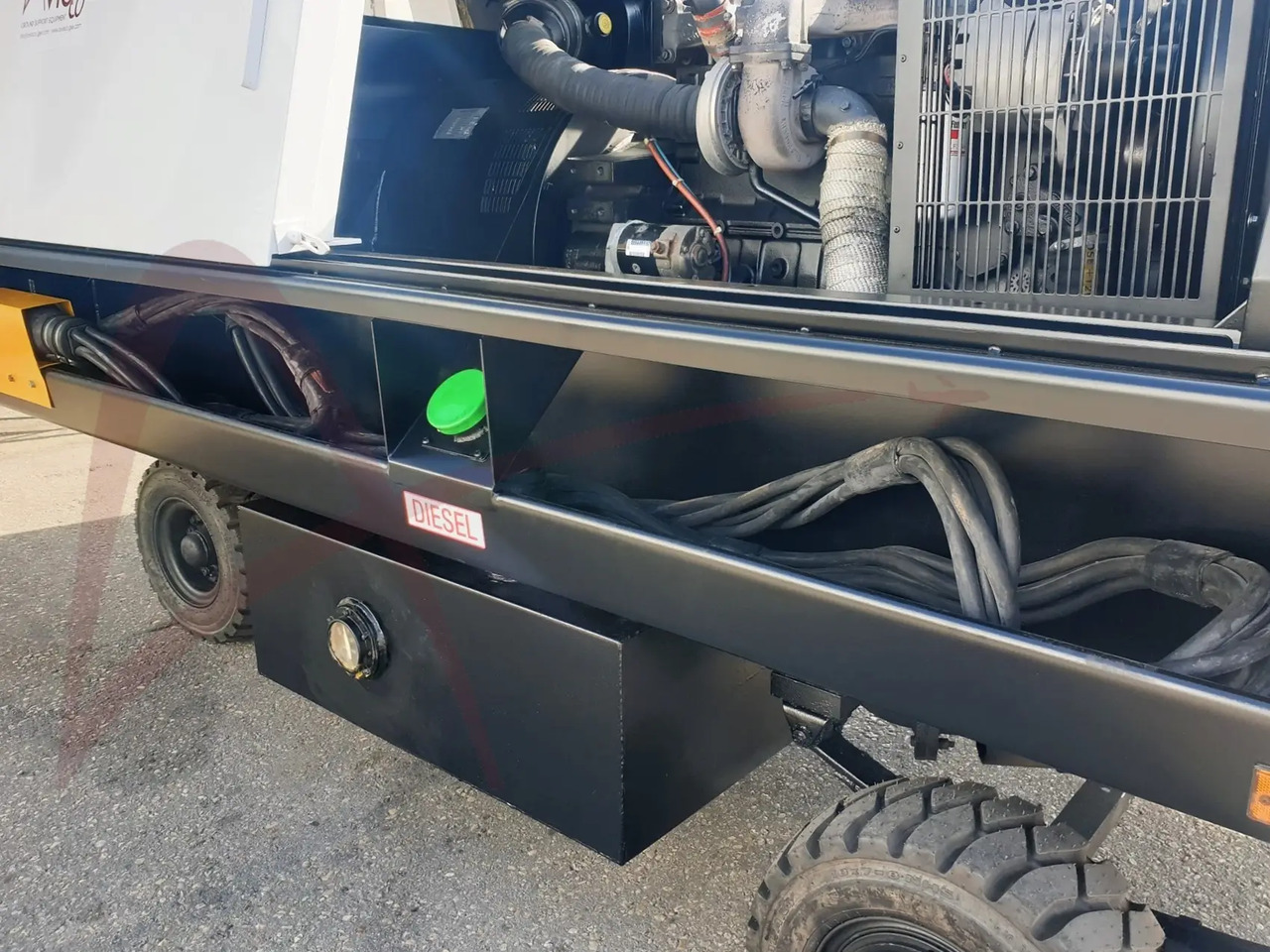 HOUCHIN C690 28 - Ground power unit: picture 3 HOUCHIN C690 28 - Ground power unit: picture 3