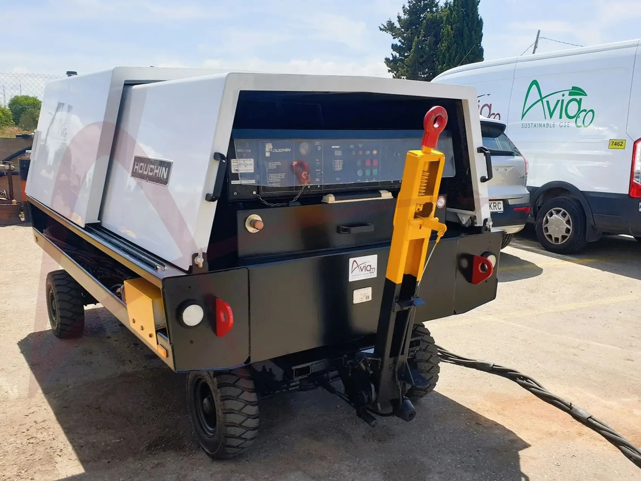 HOUCHIN C690 28 - Ground power unit: picture 2 HOUCHIN C690 28 - Ground power unit: picture 2