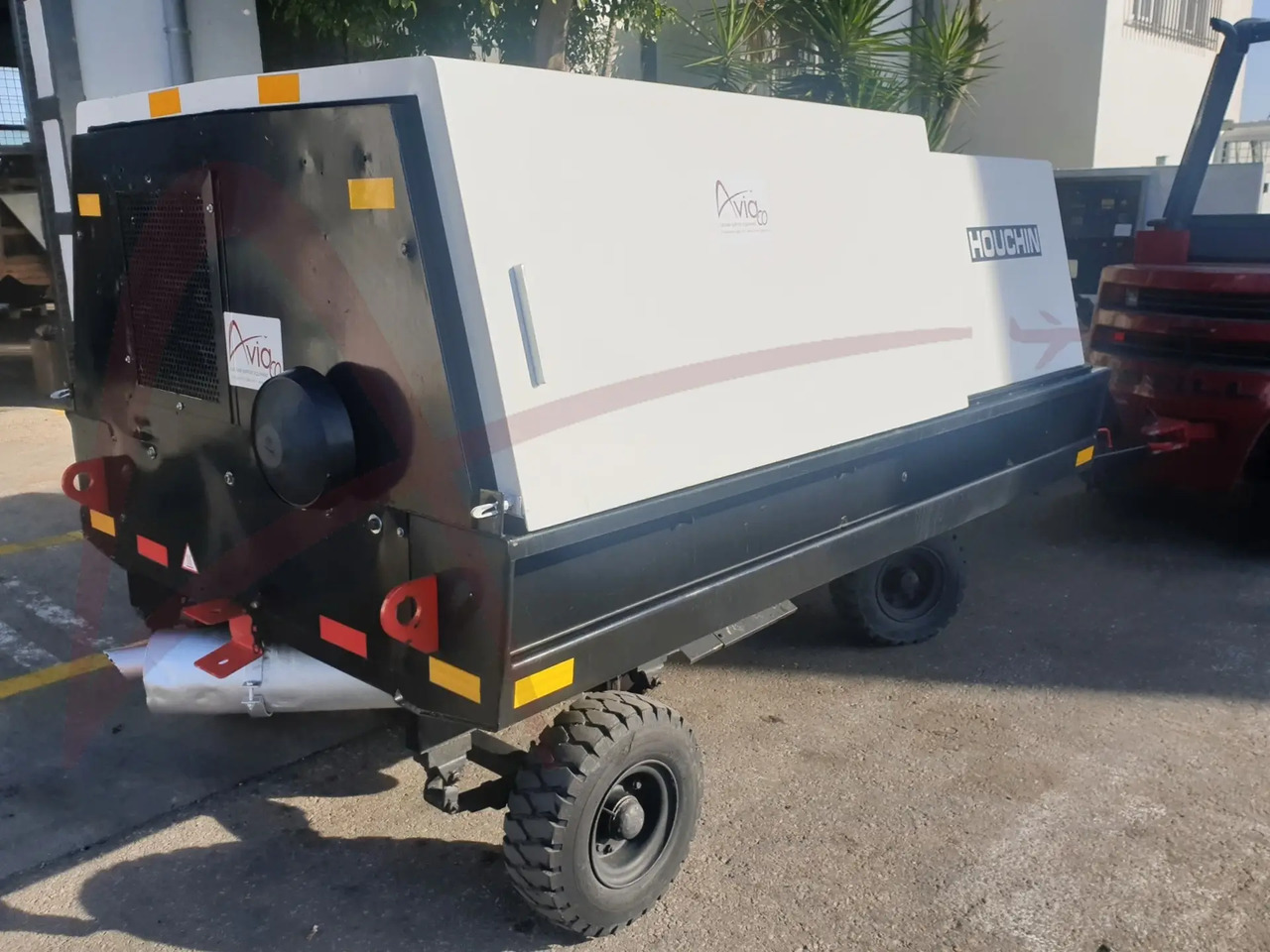 HOUCHIN D690 SV - Ground power unit: picture 1 HOUCHIN D690 SV - Ground power unit: picture 1