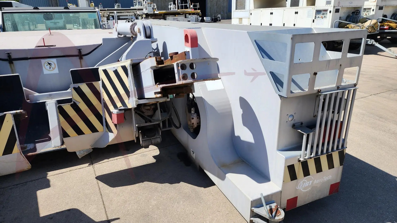 JBT AEROTECH EXPEDITER 400 - Pushback tractor: picture 4 JBT AEROTECH EXPEDITER 400 - Pushback tractor: picture 4