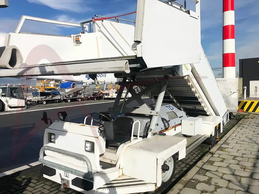 TLD ABS-580-E - Passenger stairs: picture 1 TLD ABS-580-E - Passenger stairs: picture 1