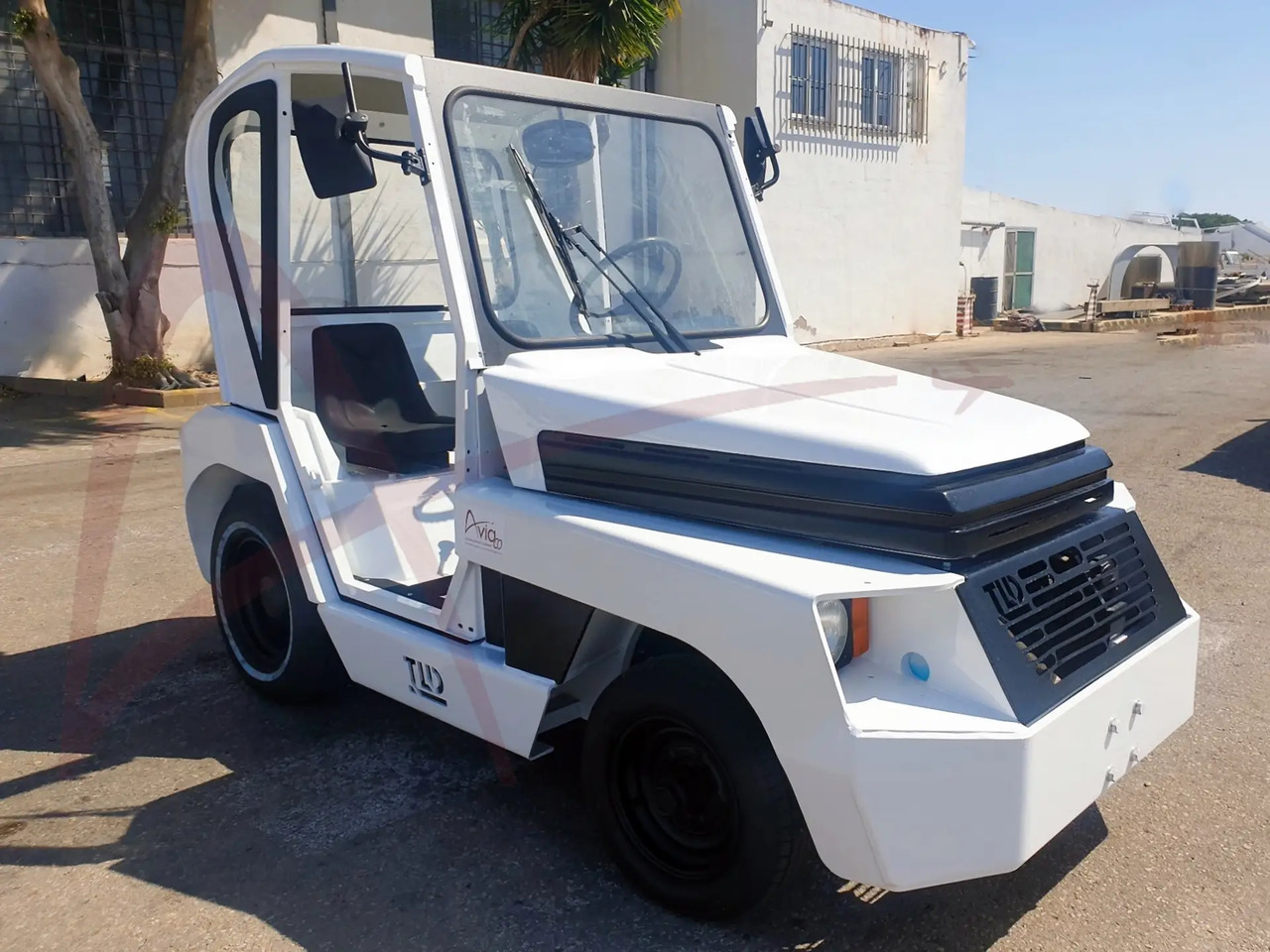TLD TMX-20 - Baggage tractor: picture 2 TLD TMX-20 - Baggage tractor: picture 2