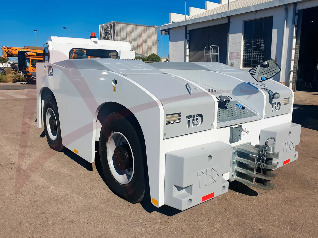 TLD TMX 350-28 - Pushback tractor: picture 3 TLD TMX 350-28 - Pushback tractor: picture 3