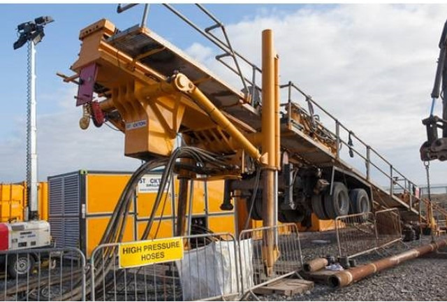 Heavy dril rig 10 ton, including 60 drill rod !! - Drilling rig: picture 1 Heavy dril rig 10 ton, including 60 drill rod !! - Drilling rig: picture 1