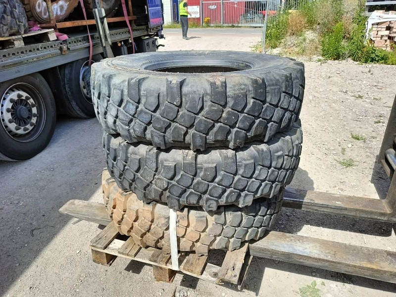 Michelin continental band 13R22.5 , 315/80R22.5 , 13R22,5 l - Wheels and tires for Construction machinery: picture 2 Michelin continental band 13R22.5 , 315/80R22.5 , 13R22,5 l - Wheels and tires for Construction machinery: picture 2