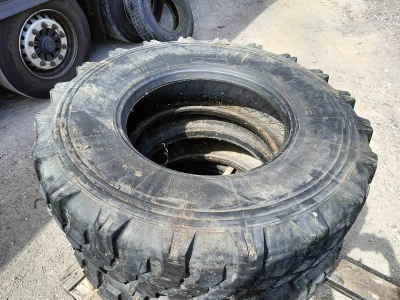 Michelin continental band 13R22.5 , 315/80R22.5 , 13R22,5 l - Wheels and tires for Construction machinery: picture 3 Michelin continental band 13R22.5 , 315/80R22.5 , 13R22,5 l - Wheels and tires for Construction machinery: picture 3