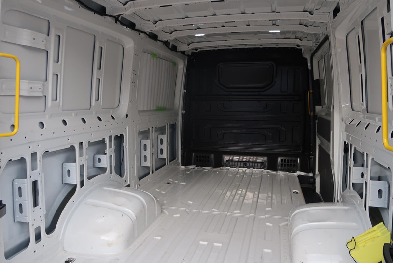 Panel van Volkswagen Crafter 50 2.0 TDI DL L3H2 3.5 T/ LED/ CAMERA/ NAVI/ CRUISE/ CLIMA/ DUBBEL LUCHT: picture 20