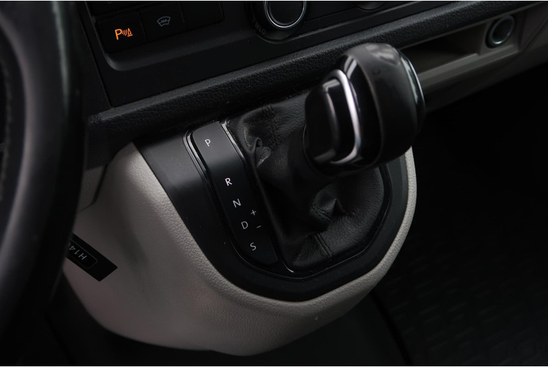 Small van Volkswagen Transporter 2.0 TDI L1H1 Highline AUT/ LED/ ACC/ 2X DEUR/ NAVI/ AIRCO/ TREKHAAK: picture 18