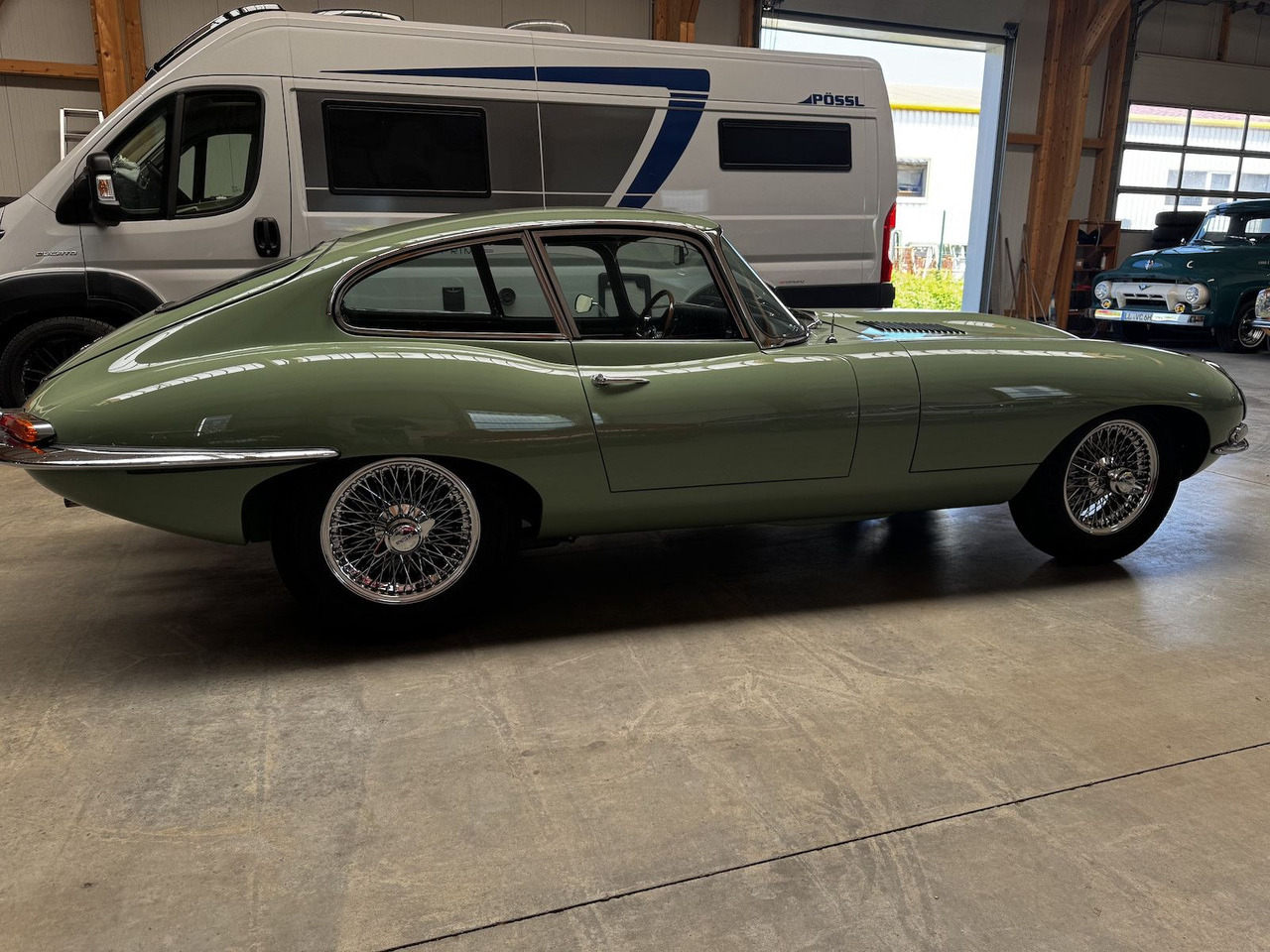 Car Jaguar E-Type 4.2 Litre Serie 1.5 FHC: picture 6