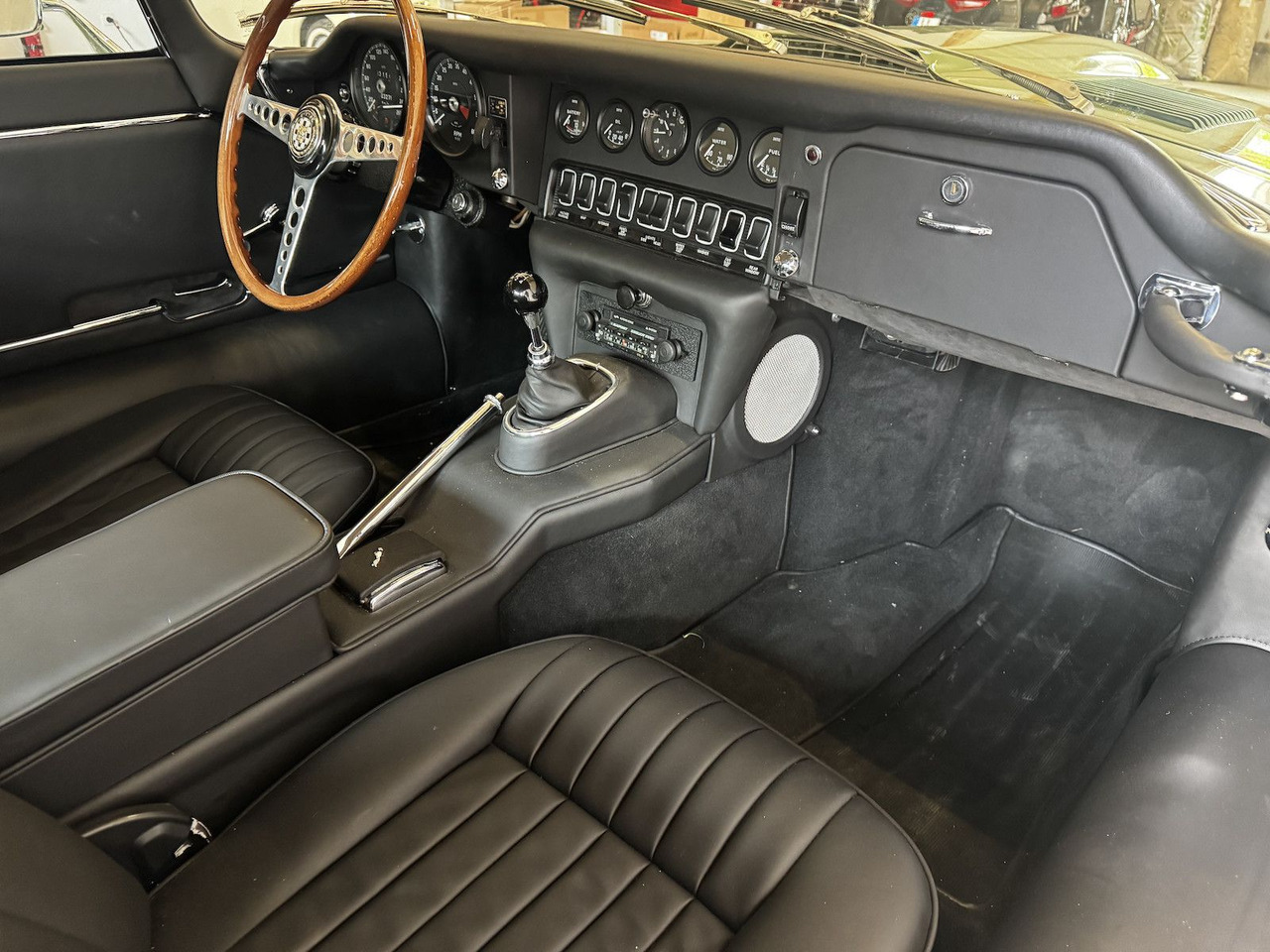 Car Jaguar E-Type 4.2 Litre Serie 1.5 FHC: picture 16