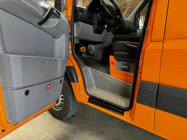 MERCEDES-BENZ Sprinter 316 CDI 4x4 Allrad L2H2 1. Hand! - Panel van, Combi van: picture 3 MERCEDES-BENZ Sprinter 316 CDI 4x4 Allrad L2H2 1. Hand! - Panel van, Combi van: picture 3