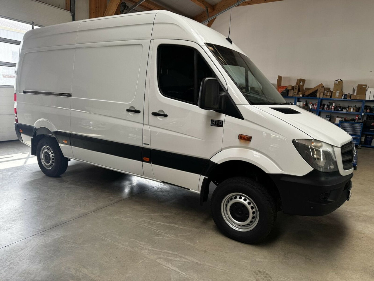 Mercedes-Benz Sprinter 319 CDI 4x4 3.0 V6 Untersetzung 1a! - Camper van: picture 4 Mercedes-Benz Sprinter 319 CDI 4x4 3.0 V6 Untersetzung 1a! - Camper van: picture 4