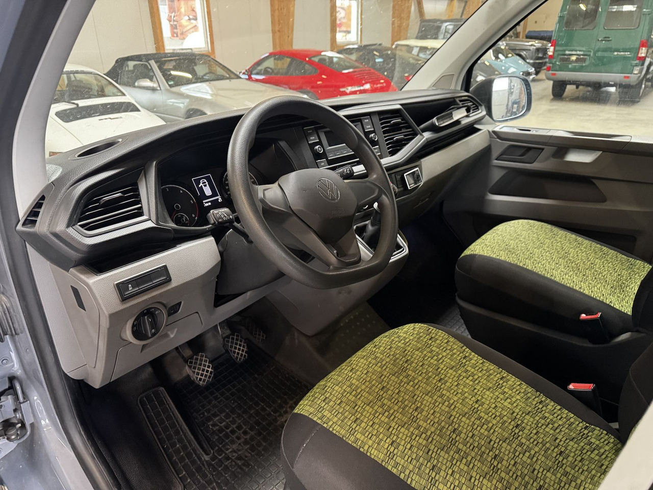 Lease a  Volkswagen T6.1 lang 5-Sitzer 2.0 TDI 4Motion puregrey Volkswagen T6.1 lang 5-Sitzer 2.0 TDI 4Motion puregrey: picture 11