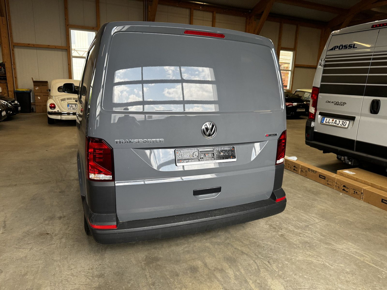 Lease a  Volkswagen T6.1 lang 5-Sitzer 2.0 TDI 4Motion puregrey Volkswagen T6.1 lang 5-Sitzer 2.0 TDI 4Motion puregrey: picture 8