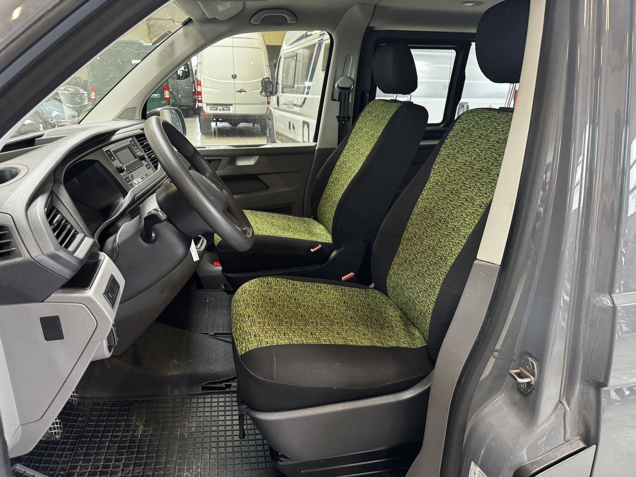 Lease a  Volkswagen T6.1 lang 5-Sitzer 2.0 TDI 4Motion puregrey Volkswagen T6.1 lang 5-Sitzer 2.0 TDI 4Motion puregrey: picture 10