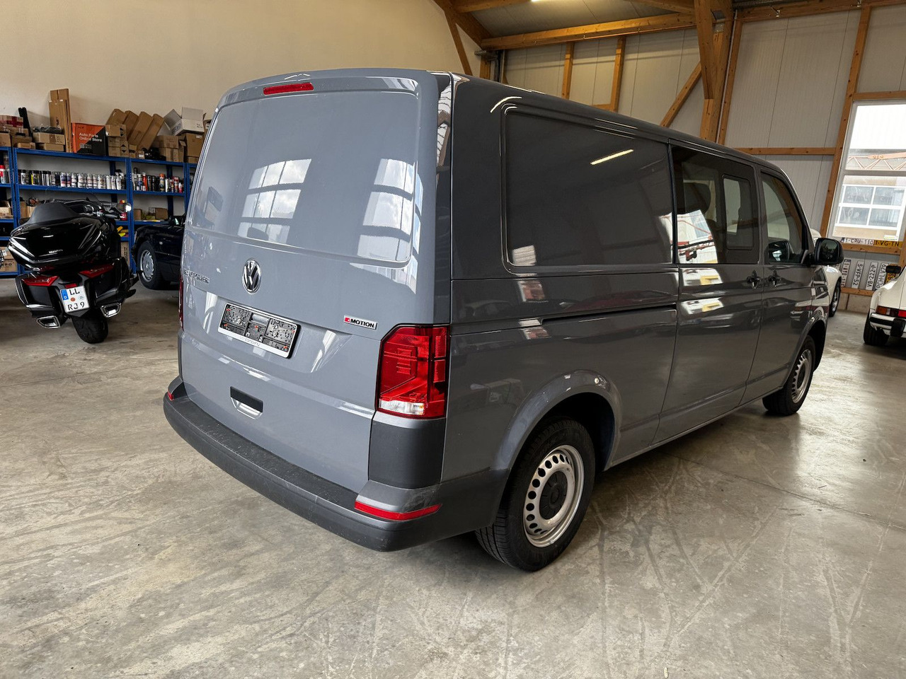 Lease a  Volkswagen T6.1 lang 5-Sitzer 2.0 TDI 4Motion puregrey Volkswagen T6.1 lang 5-Sitzer 2.0 TDI 4Motion puregrey: picture 7