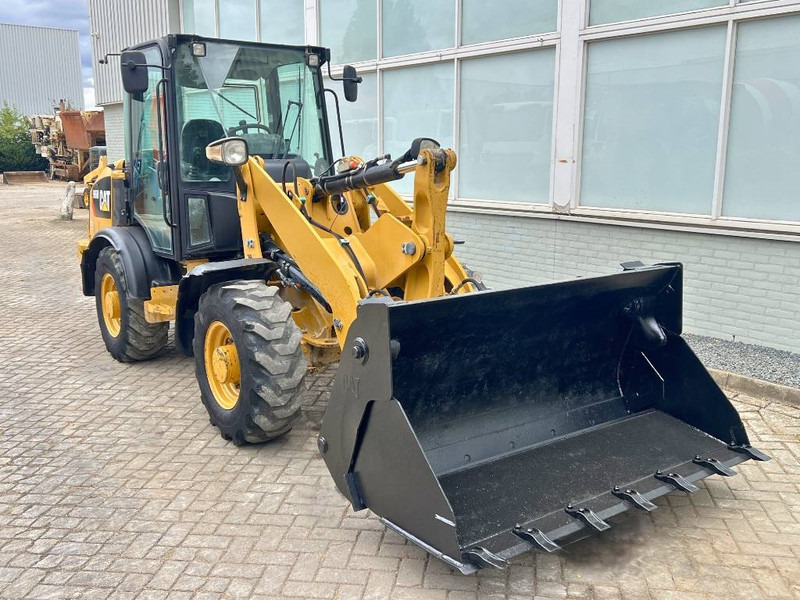 Wheel loader Cat 906 M     2016: picture 8
