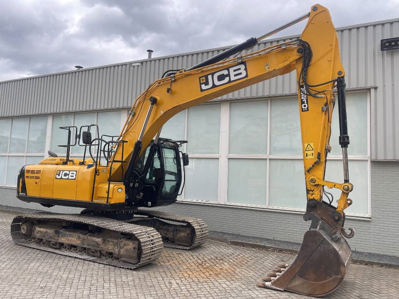 Crawler excavator JCB JS 210 LC 2017: picture 10