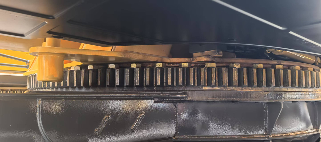 XCMG Official 130 ton Used Mobile Crane XCT130_1 Hydraulic Crane Price List - Mobile crane: picture 5 XCMG Official 130 ton Used Mobile Crane XCT130_1 Hydraulic Crane Price List - Mobile crane: picture 5