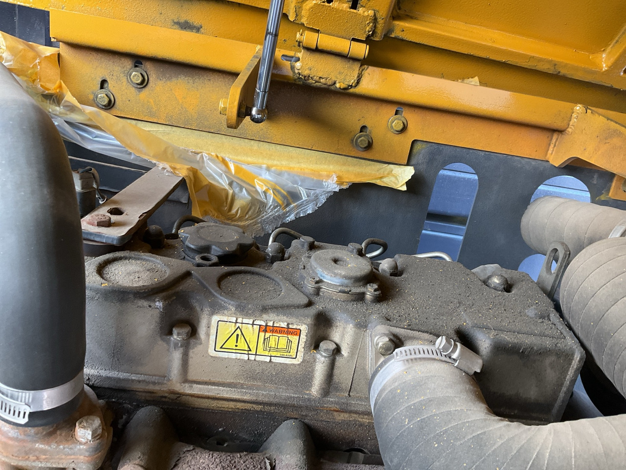 Lease a  XCMG Official  Cherry Picker Lift GTBZ14J 14m Used Articulated Boom Lift Hot Sale XCMG Official  Cherry Picker Lift GTBZ14J 14m Used Articulated Boom Lift Hot Sale: picture 8