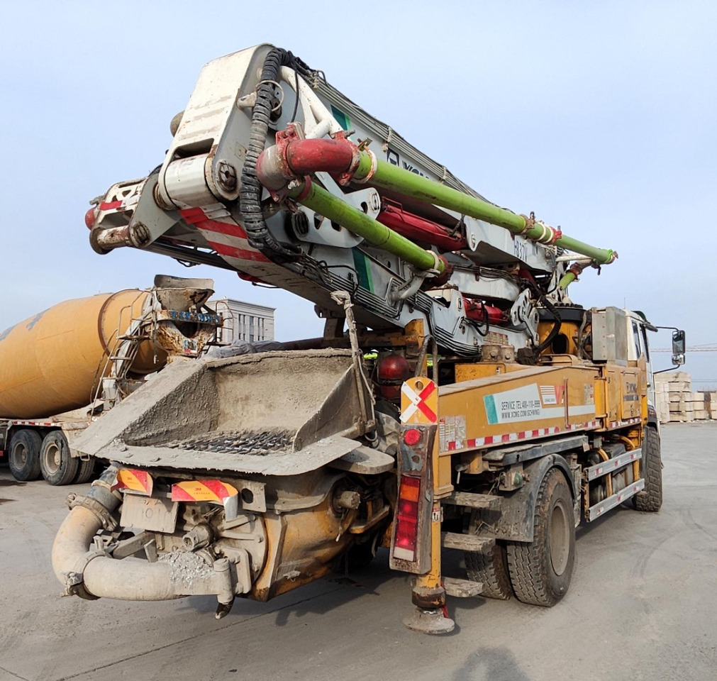 XCMG Official Concrete Machine HB37V Mini Concrete Pump 37m Used Diesel Concrete Mixer Pump Truck Price - Concrete pump truck: picture 5 XCMG Official Concrete Machine HB37V Mini Concrete Pump 37m Used Diesel Concrete Mixer Pump Truck Price - Concrete pump truck: picture 5