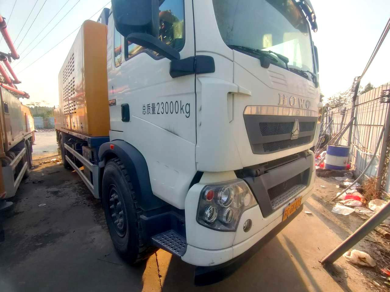 XCMG Official HBC10050V Second Hand Truck Mounted Line Concrete Pump With High Quality - Concrete equipment: picture 3 XCMG Official HBC10050V Second Hand Truck Mounted Line Concrete Pump With High Quality - Concrete equipment: picture 3