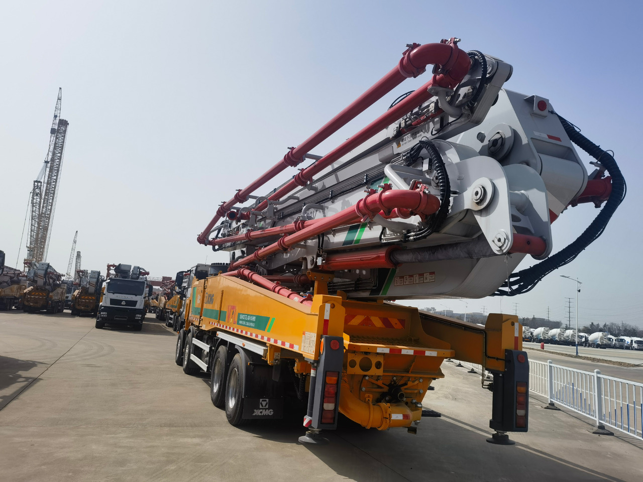 XCMG Official Second Hand 62m Concrete Boom Pump HB62V Truck Mounted Concrete Pump For Sale - Concrete pump truck: picture 4 XCMG Official Second Hand 62m Concrete Boom Pump HB62V Truck Mounted Concrete Pump For Sale - Concrete pump truck: picture 4