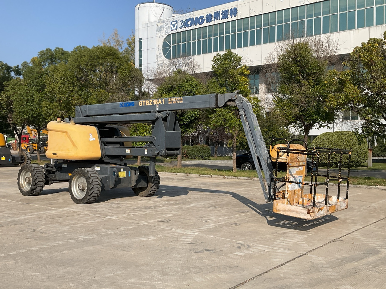 XCMG Official Second Hand Mobile Cherry Picker GTBZ18A1 18m Man Lift Boom Lift Price - Articulated boom: picture 5 XCMG Official Second Hand Mobile Cherry Picker GTBZ18A1 18m Man Lift Boom Lift Price - Articulated boom: picture 5
