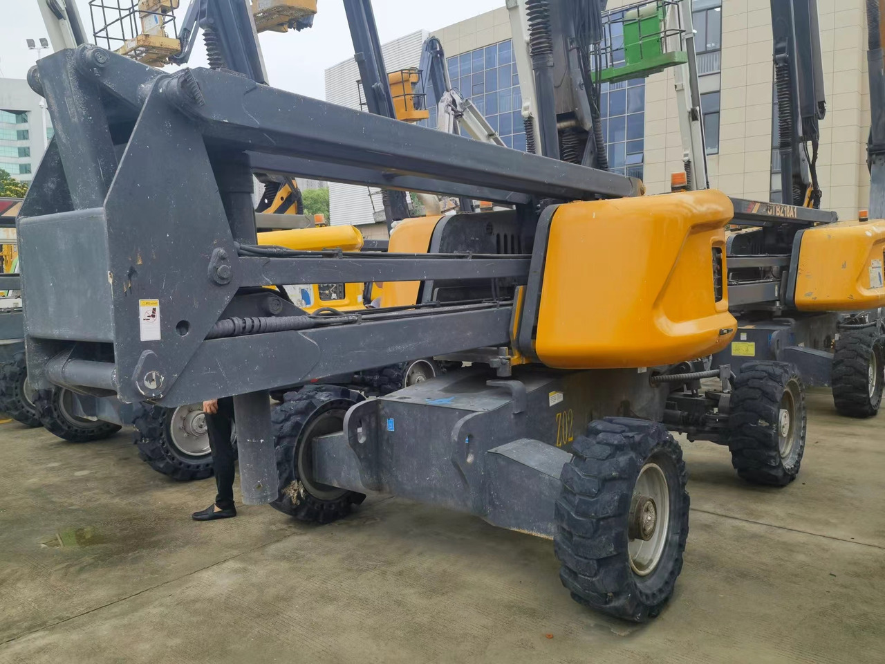 XCMG Official Used Aerial Work Platform Lift GTBZ18A1 18m Cherry Picker Boom Lift Hot Sale - Articulated boom: picture 2 XCMG Official Used Aerial Work Platform Lift GTBZ18A1 18m Cherry Picker Boom Lift Hot Sale - Articulated boom: picture 2