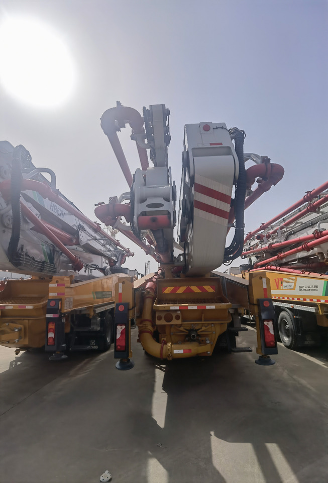 XCMG Official Used Diesel Concrete Pump 62m HB62V Truck-mounted Concrete Pump Hot Sale - Concrete pump truck: picture 5 XCMG Official Used Diesel Concrete Pump 62m HB62V Truck-mounted Concrete Pump Hot Sale - Concrete pump truck: picture 5