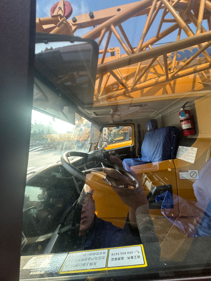 All terrain crane XCMG Official Used Mobile Hydraulic Truck Cranes XCA180L8C All Terrain Cranes Price: picture 6 All terrain crane XCMG Official Used Mobile Hydraulic Truck Cranes XCA180L8C All Terrain Cranes Price: picture 6